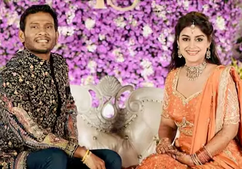 సోనియా ఆకుల కోసమే మొదటి భార్యకు విడాకులు..