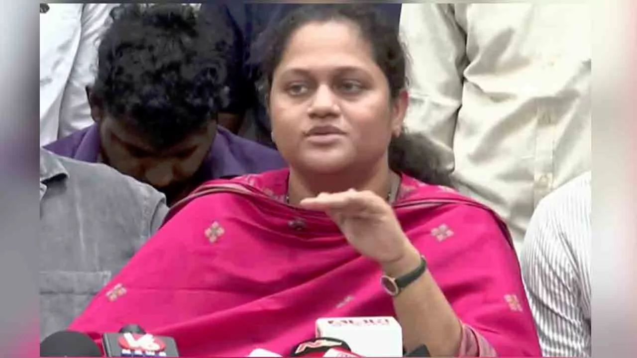 సుమలతకు షాక్ ఇచ్చిన ఫిల్మ్ ఫెడ‌రేష‌న్‌.. అసోసియేష‌న్‌లో కీల‌క ప‌రిణామం.!