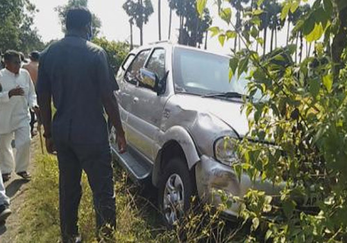 speaker tammineni car goes off road