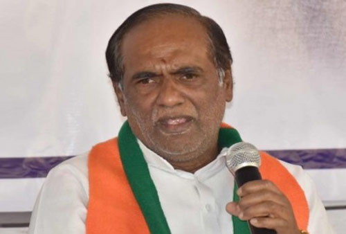 telangana bjp president laxman fires on ktr