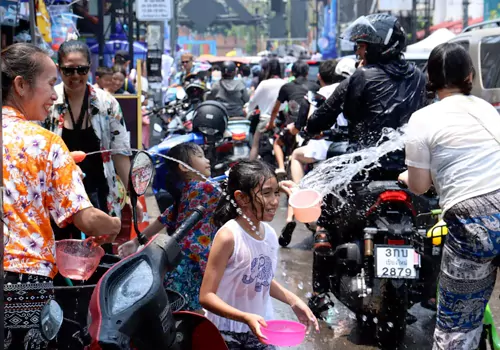 థాయ్‌లాండ్‌ సాంగ్‌క్రాన్ ఉత్సవాల్లో విషాదం.. 191 మంది మృతి