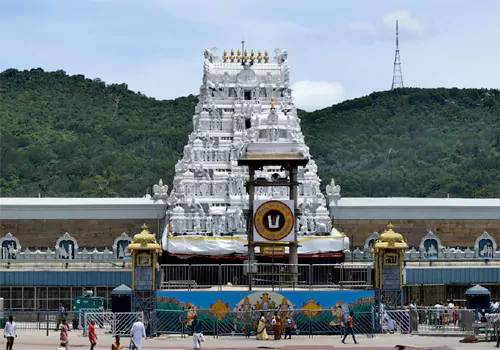 devotees rush normal in tirumala