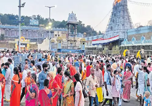 devotees rush in tirumala