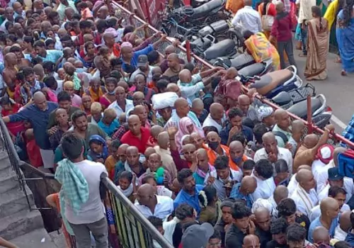 devotees rush in tirumala