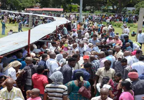devotees rush in tirumala