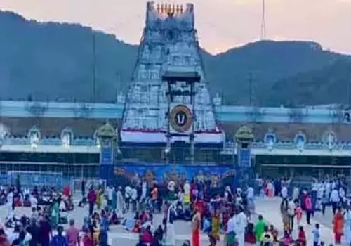 devotees rush in tirumala