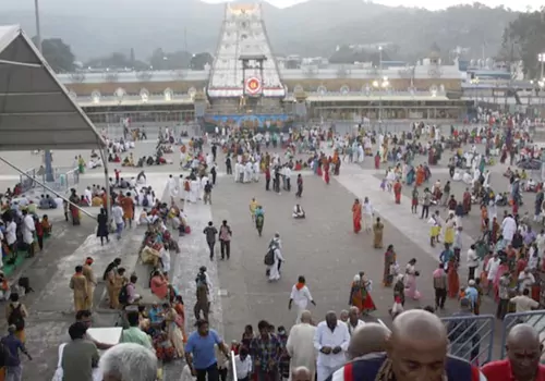 devotees rush continue in tirumala