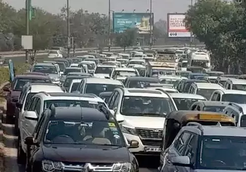 traffic zam on vijayawada hyderabad hiway