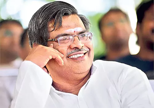 సిరివెన్నెల సీతారామశాస్త్రికి అన్యాయం చేసింది వీళ్ళేనా!