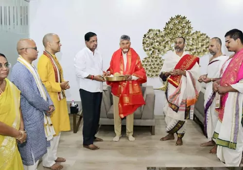 ttd invite cbn to srivari brahmotsavalu