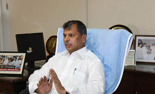 congress leader tulasi reddy satires on jagans praja sankalpa yatra