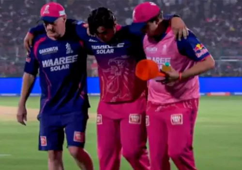 రాజస్థాన్ రాయల్స్‌కు షాక్.. నడవలేని స్థితిలో మైదానం వీడిన వైభవ్ సూర్యవంశీ