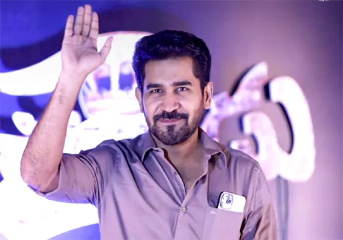 అల్లు అర్జున్‌తో సినిమా తీస్తా.... చరణ్, ఎన్టీఆర్‌తో నటిస్తా!