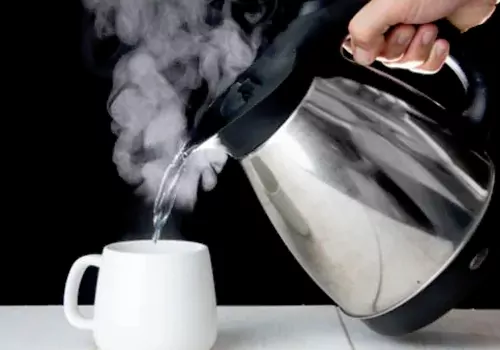 Does sipping on hot water really help you lose belly fat