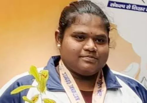 రోడ్డు ప్రమాదంలో వెయిట్ లిఫ్టింగ్ క్రీడాకారిణి మృతి