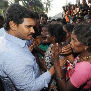 YSRCP  president Jagan announced 50 lakhs donation Hudhud cyclone victims in Andhra Pradesh