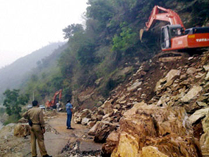 maharashtra pune hill rain 15 death