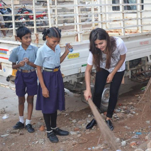 swachh bharat heroine samantha ruth prabhu broomstick 