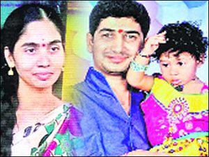 mother child train ghatkesar  suicide mother girl child