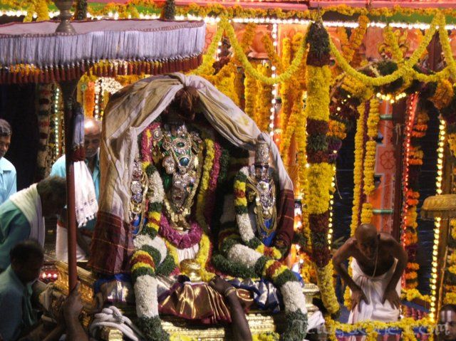 tirumalatheppothsavam108.jpg