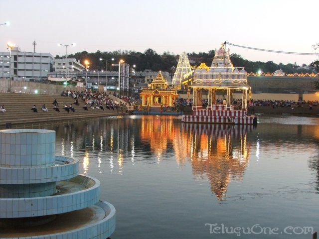 tirumalatheppothsavam115.jpg