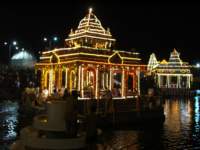tirumalatheppothsavam12_small.jpg