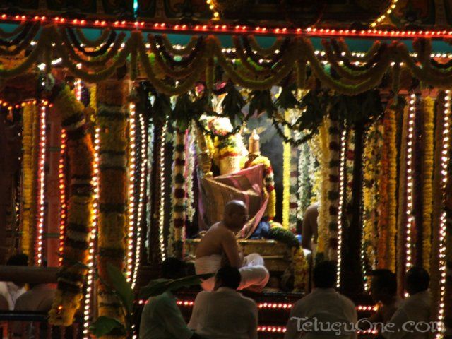 tirumalatheppothsavam16.jpg