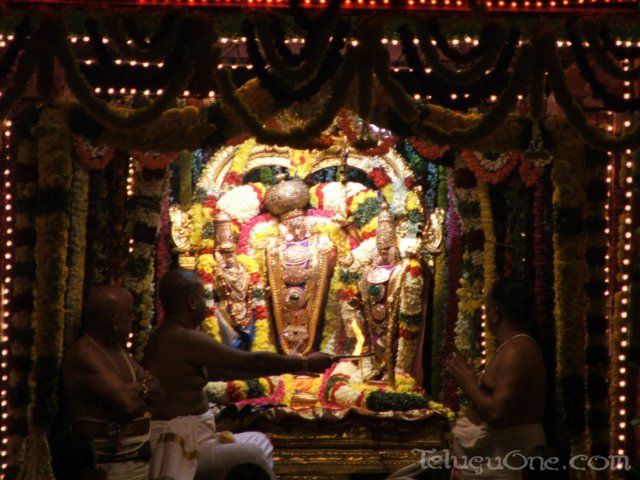 tirumalatheppothsavam19.jpg