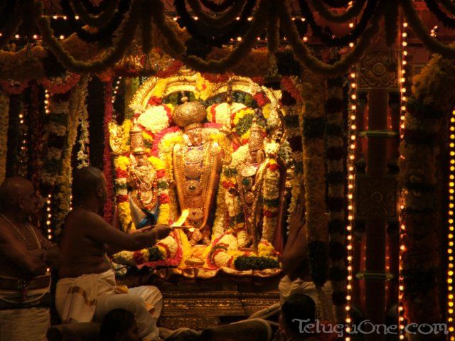 tirumalatheppothsavam22.jpg