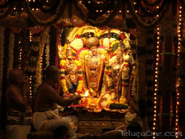 tirumalatheppothsavam36.jpg