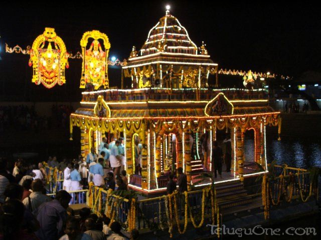 tirumalatheppothsavam38.jpg