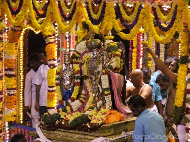 tirumalatheppothsavam41.jpg