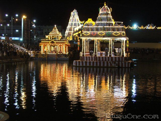 tirumalatheppothsavam5.jpg