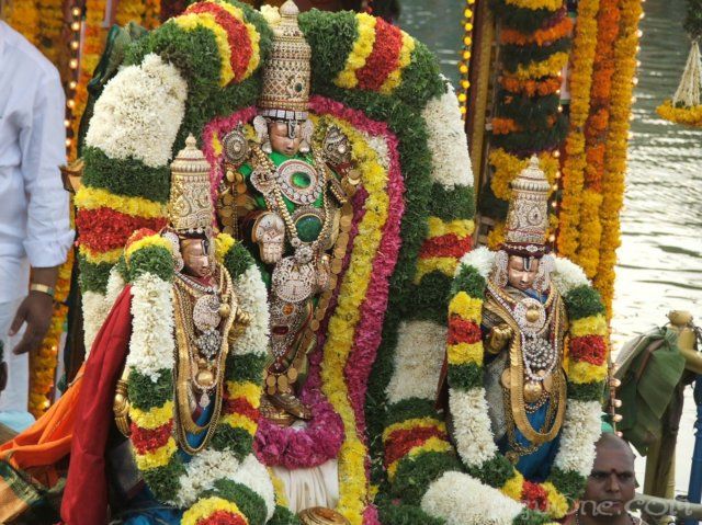 tirumalatheppothsavam61.jpg