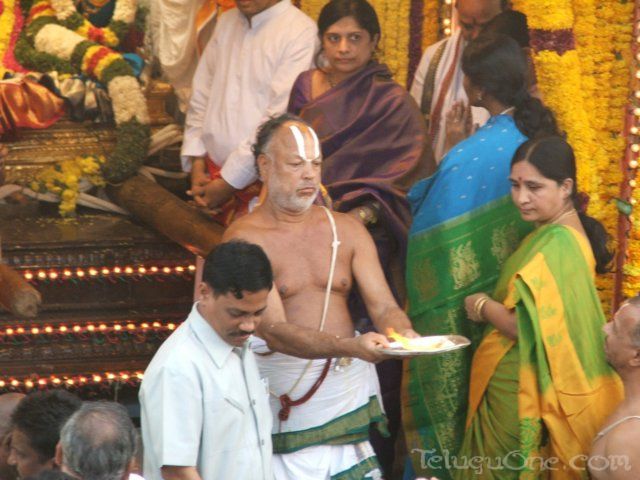 tirumalatheppothsavam72.jpg