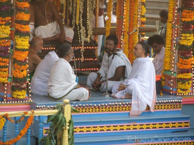 tirumalatheppothsavam78.jpg