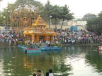 tirumalatheppothsavam80_small.jpg