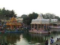 tirumalatheppothsavam81_small.jpg