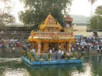 tirumalatheppothsavam89_small.jpg