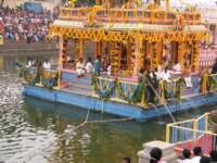 tirumalatheppothsavam94_small.jpg