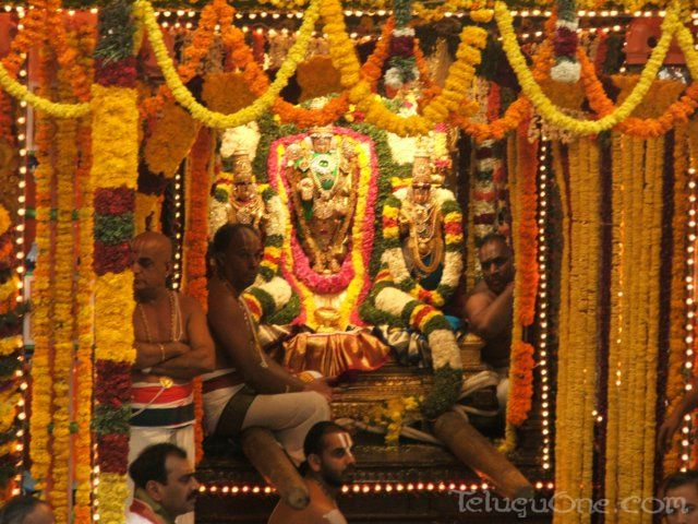 tirumalatheppothsavam95.jpg