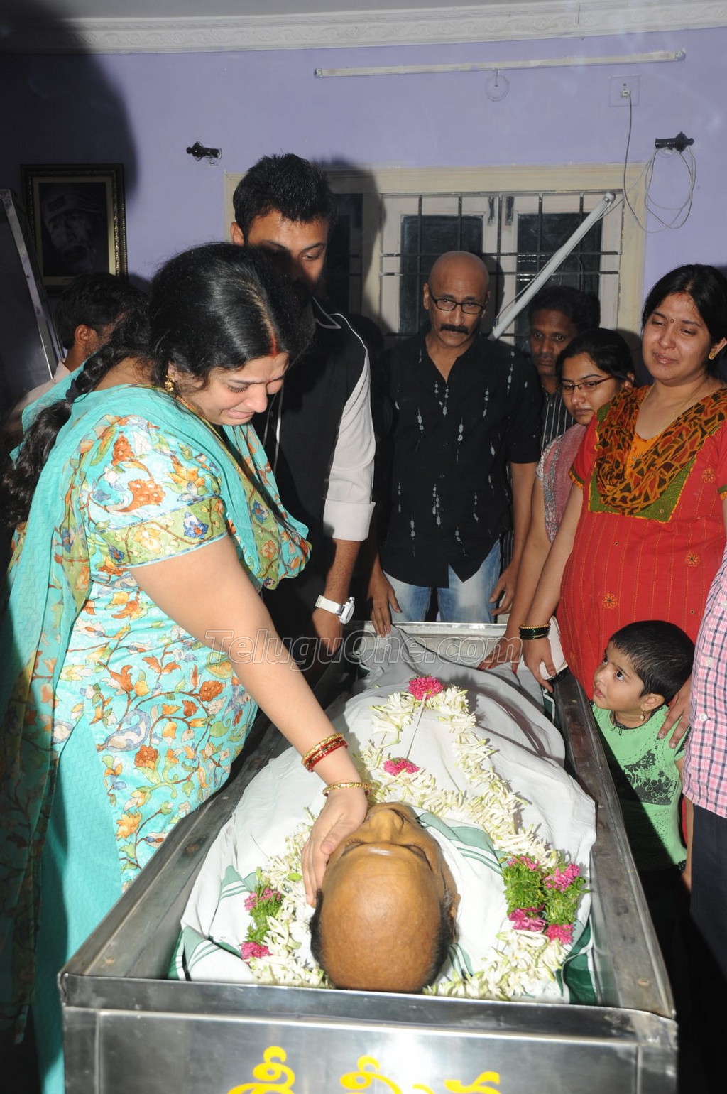 AVS Dead Body Photos, Comedian AVS dead body photos, AVS funeral photos, Comedian AVS funeral photos.