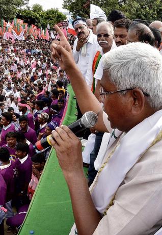 Chandra babu padayatra, kiran kumar cm, telangana march not success, kodandaram failure, government acted well, kiran kumar diplomacy, teluguone.com analysis 