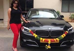 Who gave this costly gift to Anjali?
