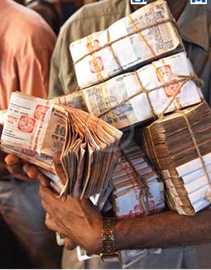  bala sai trust,  7 Cr Cash Seized hyderabad, 7 Cr Cash found in auto, 7 Cr Cash auto,  7 Cr Cash Seized From Auto