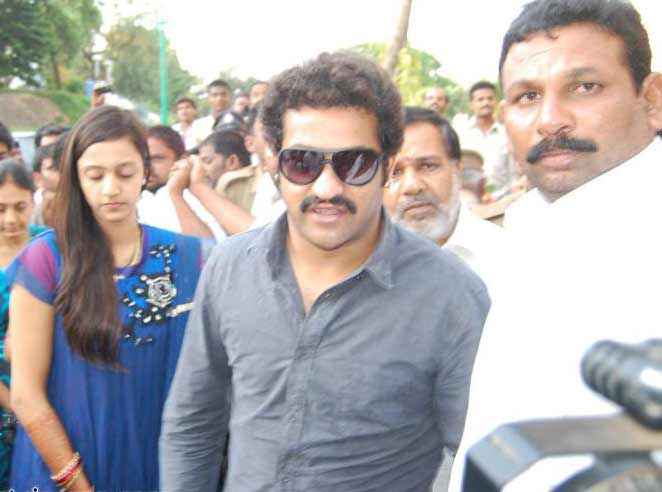Jr NTR, Lakshmi Pranathi in Tirupathi, ntr lakshmi pranathi tirupathi, jr ntr lakshmi pranathi tirupathi, jr ntr pranathi tirupathi, ntr lakshmi pranathi marriage, ntr lakshmi pranathi wedding