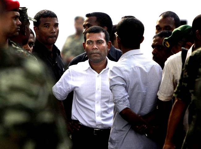 maldives president resigns