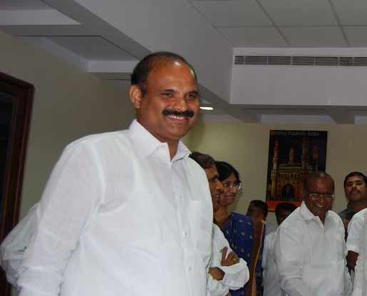 minister pardhasardahi warrant