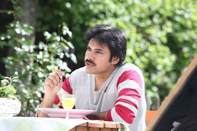 pawan attarintiki daredi, Attarintiki Daredi poster, pawan kalyan samanta