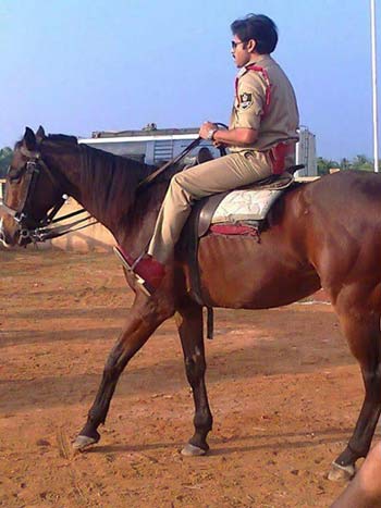 gabbar singh movie, pawan kalyan gabbar singh movie, pawan kalyan horse riding, pawan kalyan latest news, pawan kalyan new movie